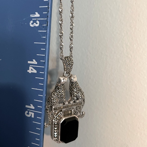 Cheetah Pendant Necklace - Picture 5 of 5